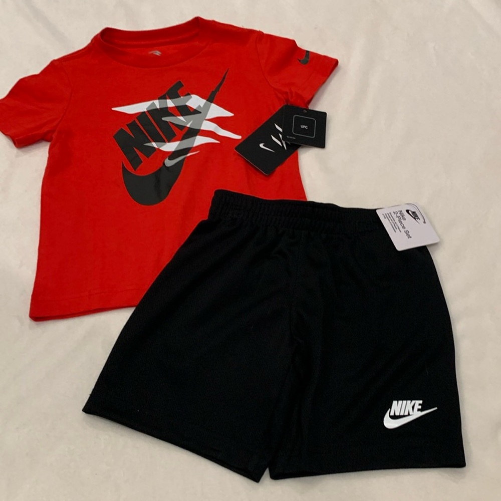 Nike 4T Set NWT